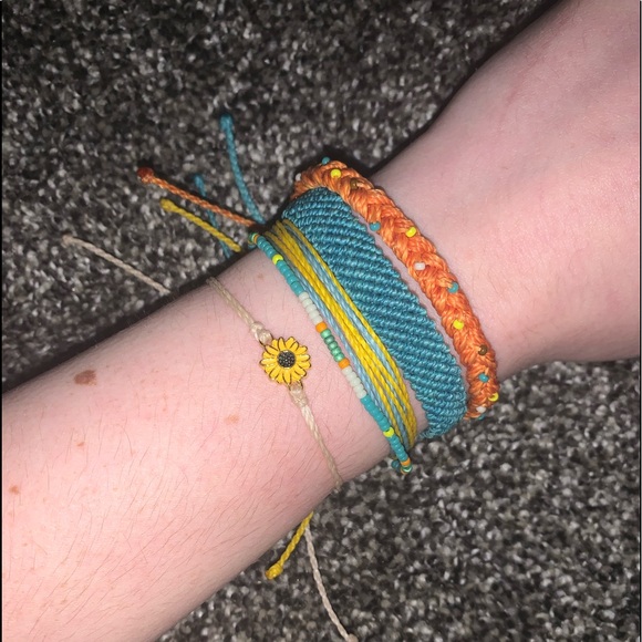 Pura Vida Bracelet collection - Picture 1 of 4